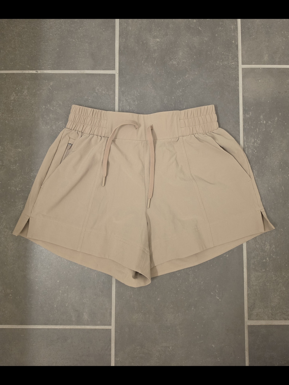 All In Motion 4" Shorts - Picture 2 of 5